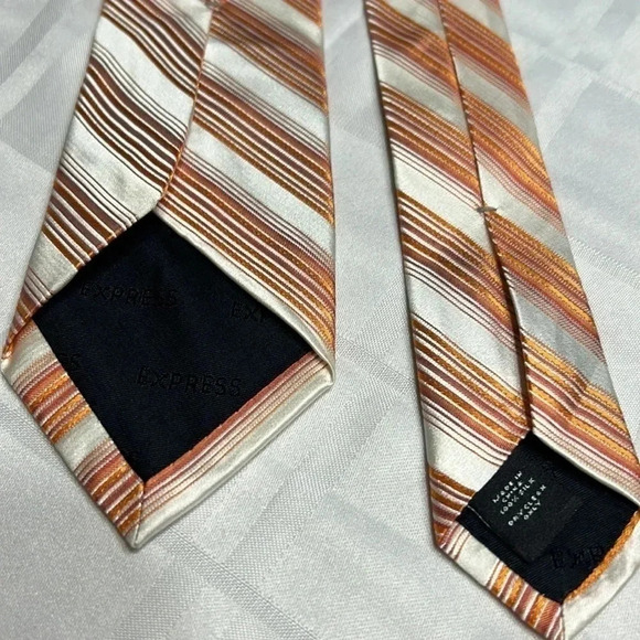 NWT Express 100 silk 58” tie . Diagonal stripes  of white orange red . - Picture 6 of 7